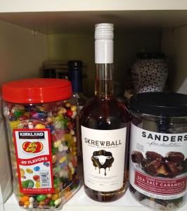 Porch_-_Hval_snacks_t1200